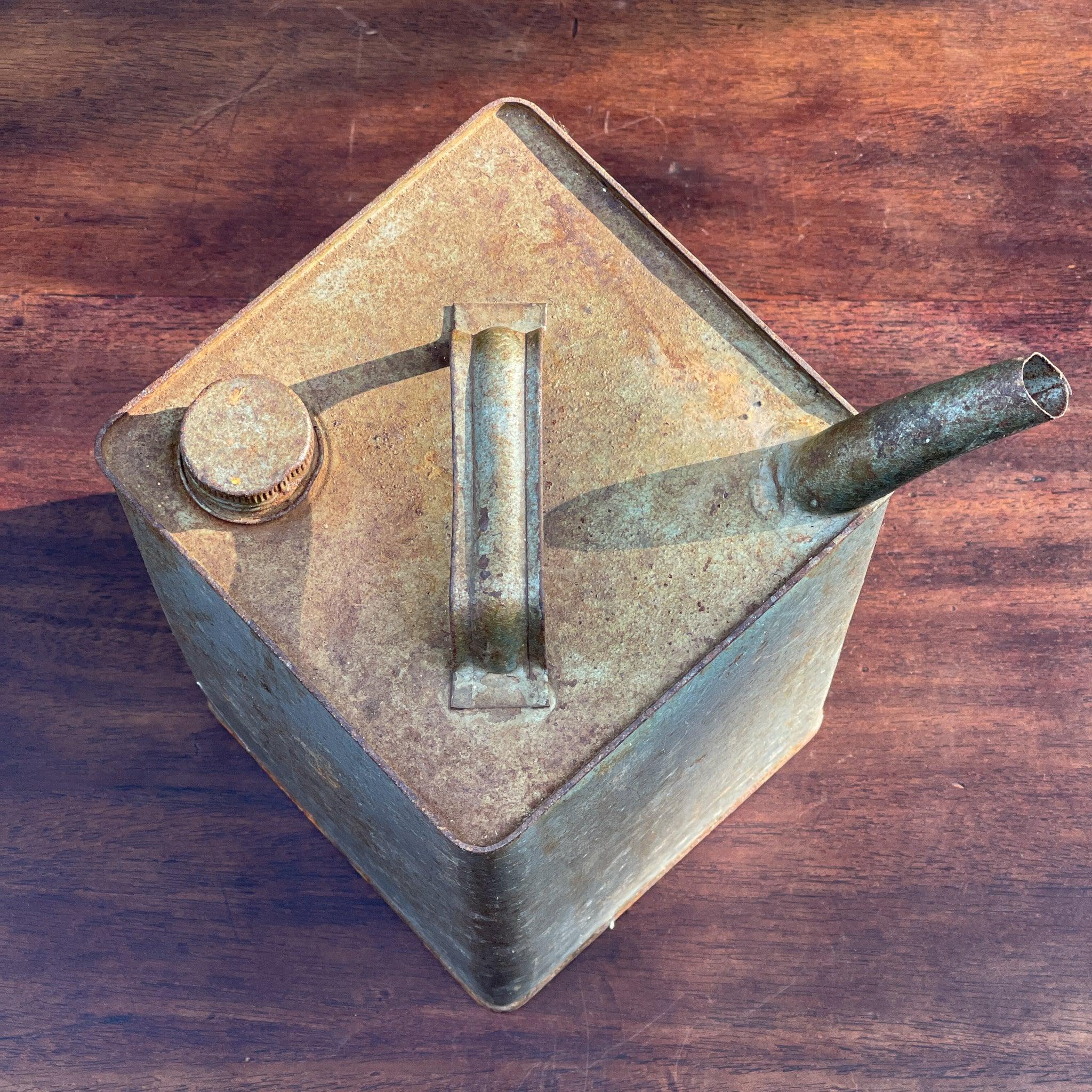 Vintage petroleum kan - The Collectionist