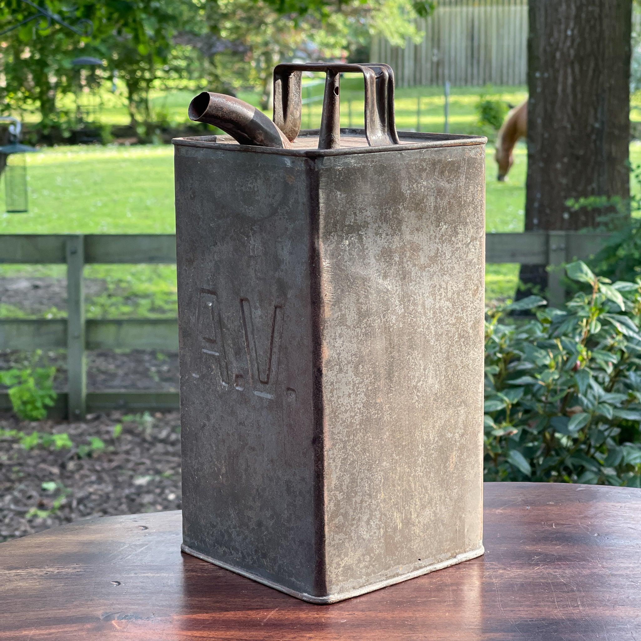 Vintage petroleum kan A.V. - The Collectionist