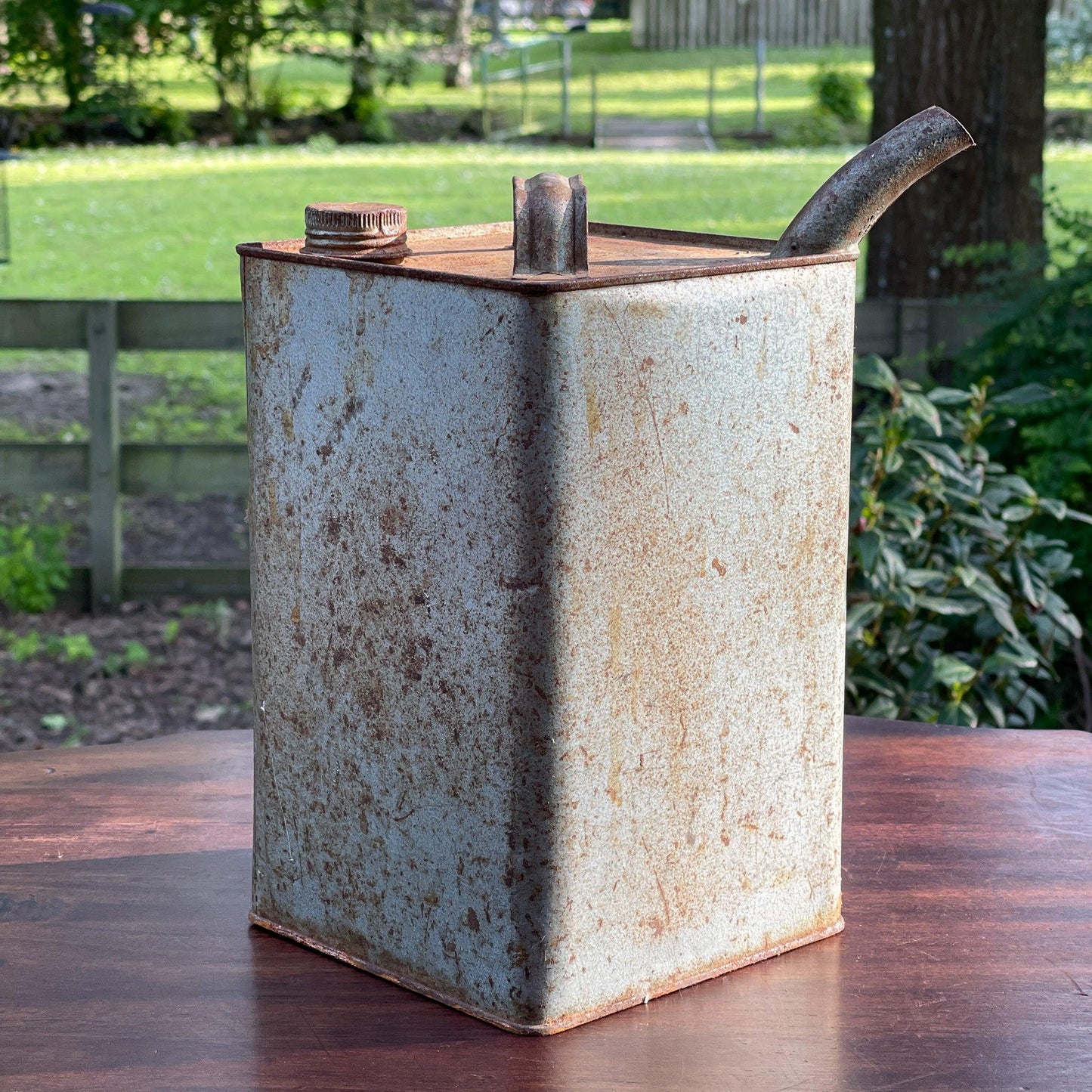 Vintage petroleum kan - Bamestra Curiosa