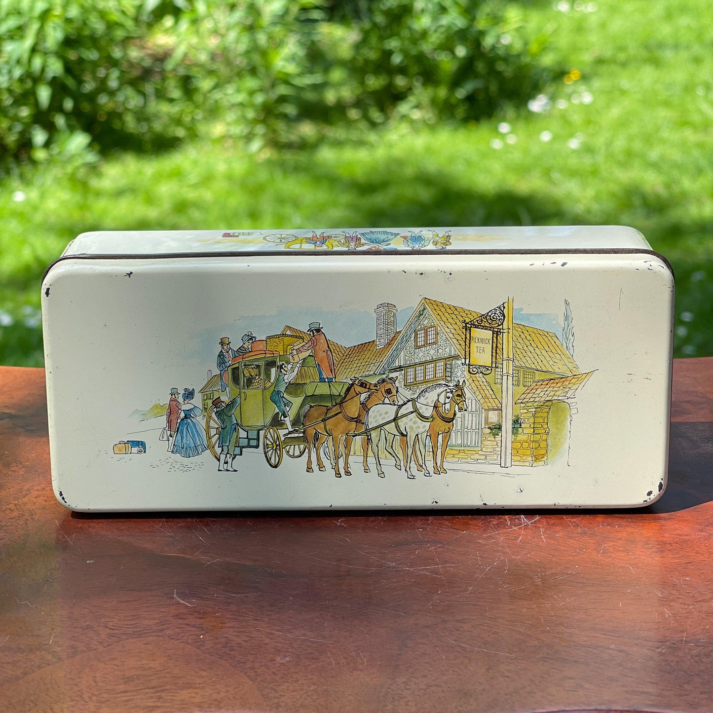 Vintage Pickwick theeblik met postkoets - Bamestra Curiosa