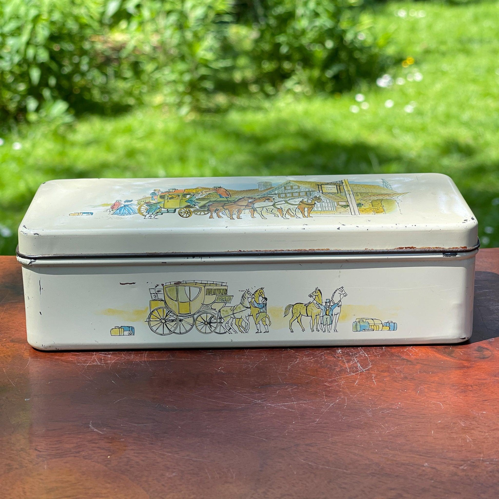 Vintage Pickwick theeblik met postkoets - Bamestra Curiosa