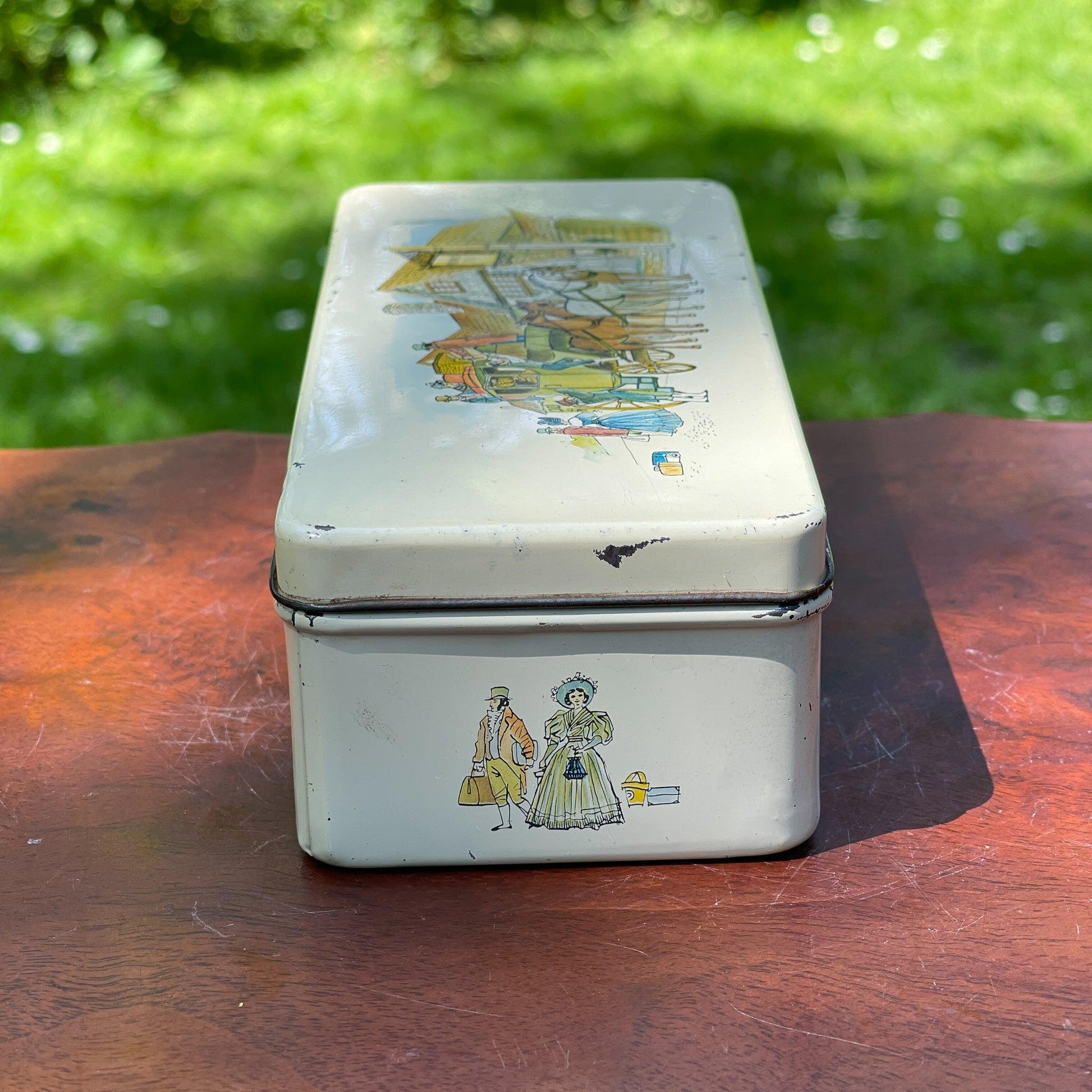 Vintage Pickwick theeblik met postkoets - Bamestra Curiosa