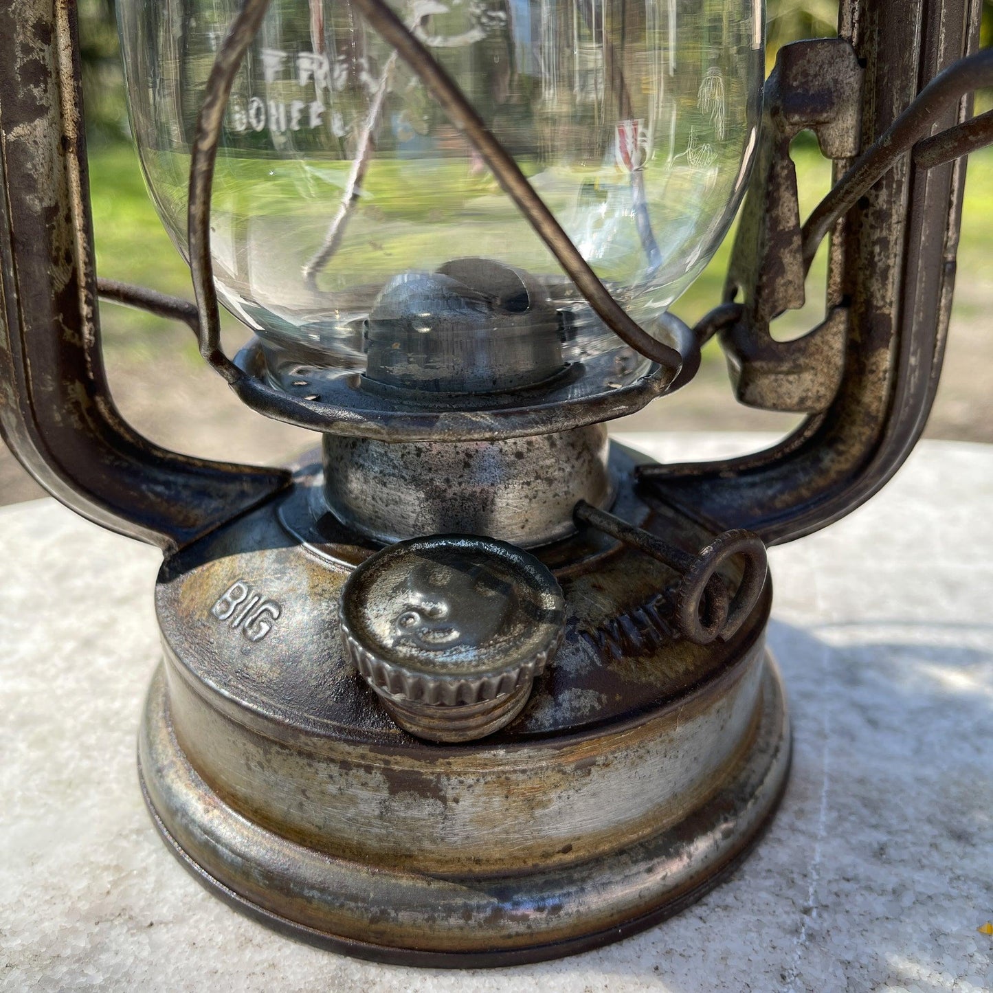 Vintage stormlantaarn petroleum lamp Big Wheel - Bamestra Curiosa