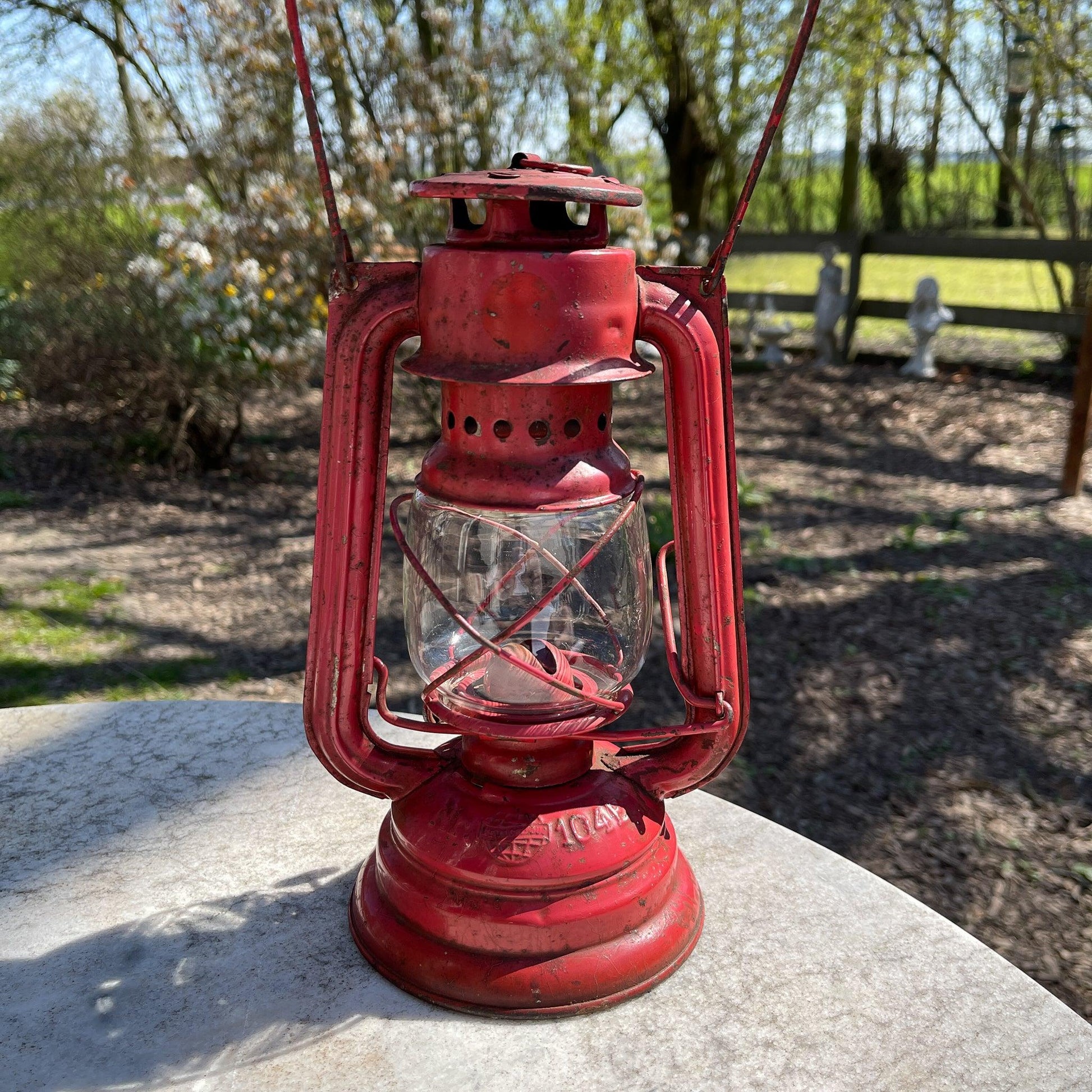 Vintage stormlantaarn petroleum lamp No 104 E - Bamestra Curiosa