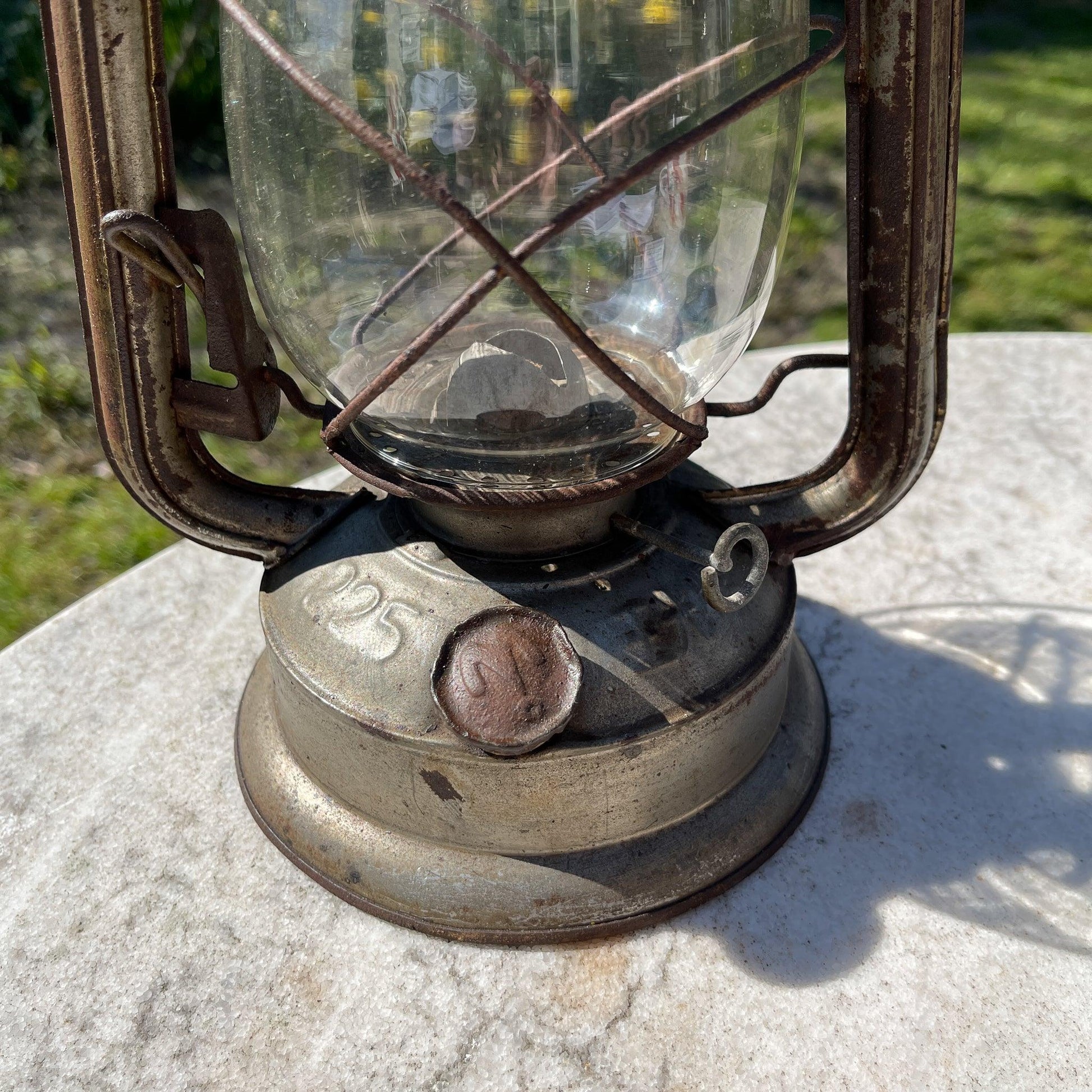 Vintage stormlantaarn Wang Guang 225 Petroleum lamp - Bamestra Curiosa