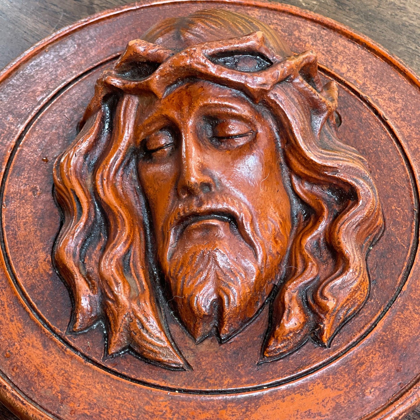 Vintage terracotta wandborden van Maria en Jezus - The Collectionist