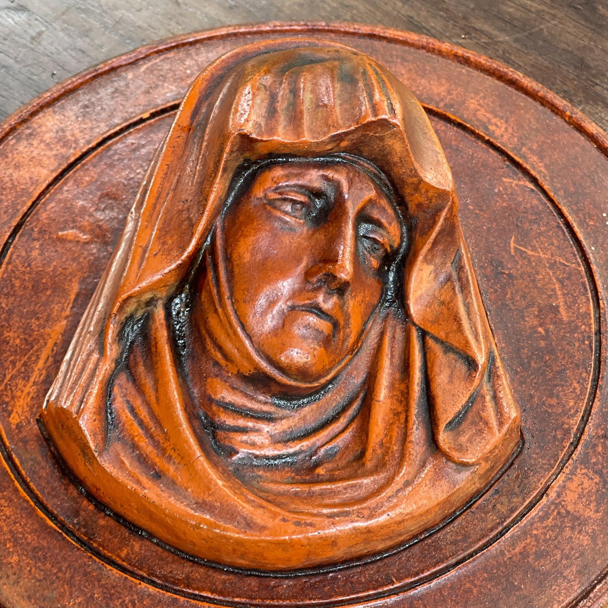 Vintage terracotta wandborden van Maria en Jezus - The Collectionist