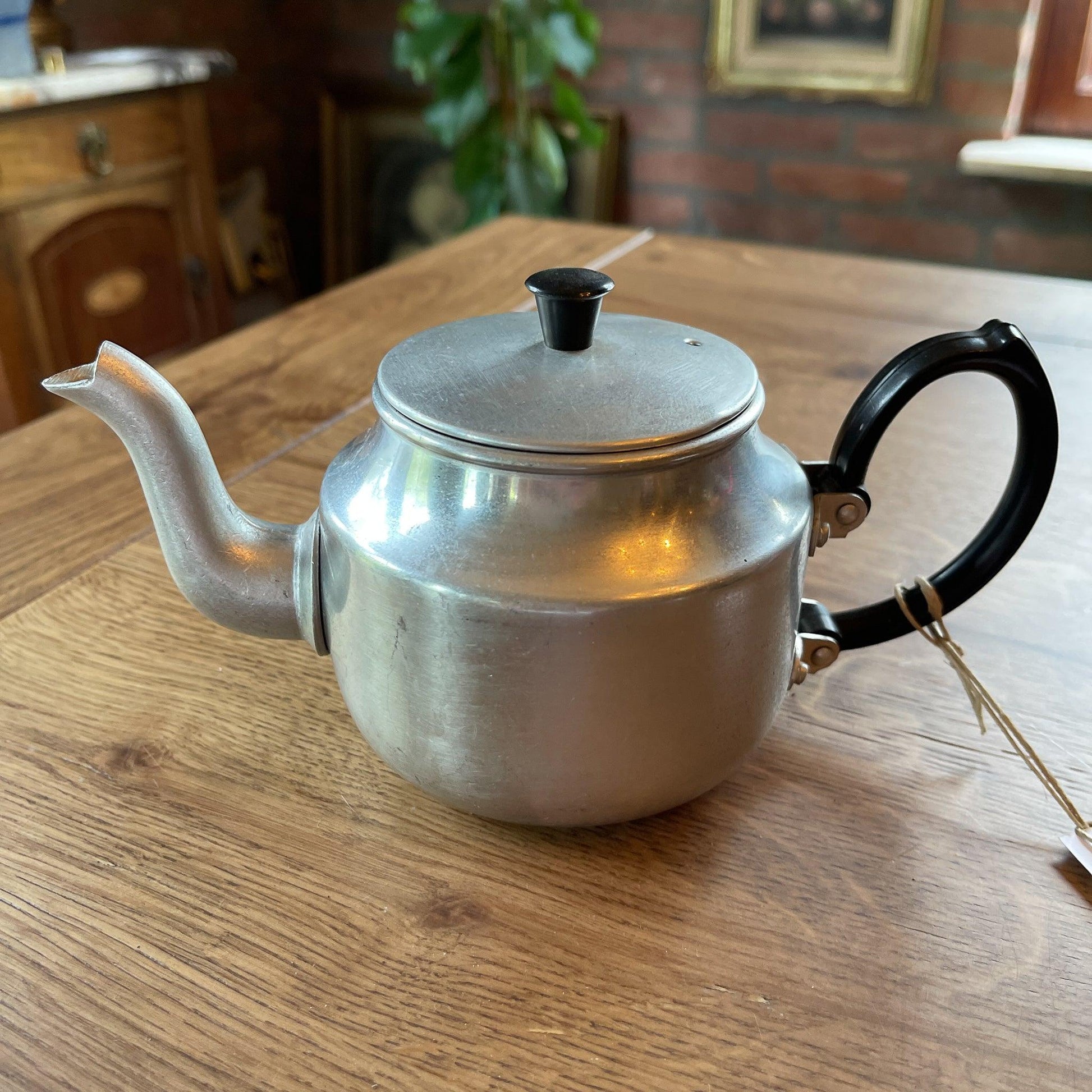 Vintage Tower brand theepot - Bamestra Curiosa