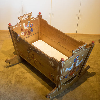 Vintage wieg van Kersenhout (1943) - The Collectionist