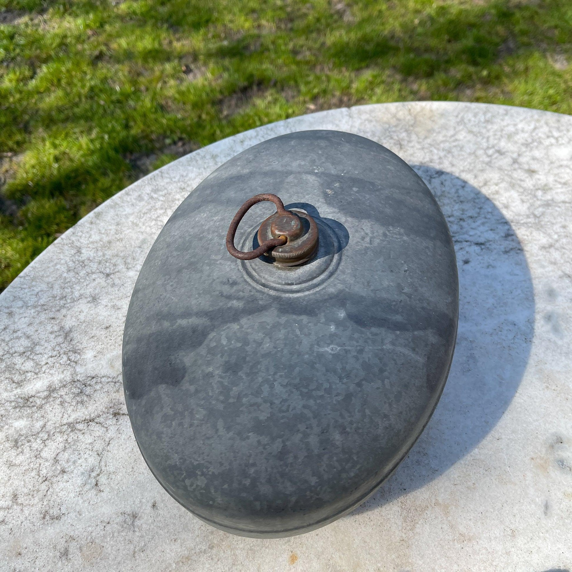 Vintage zinken warmwater kruik met schroefdop - Bamestra Curiosa