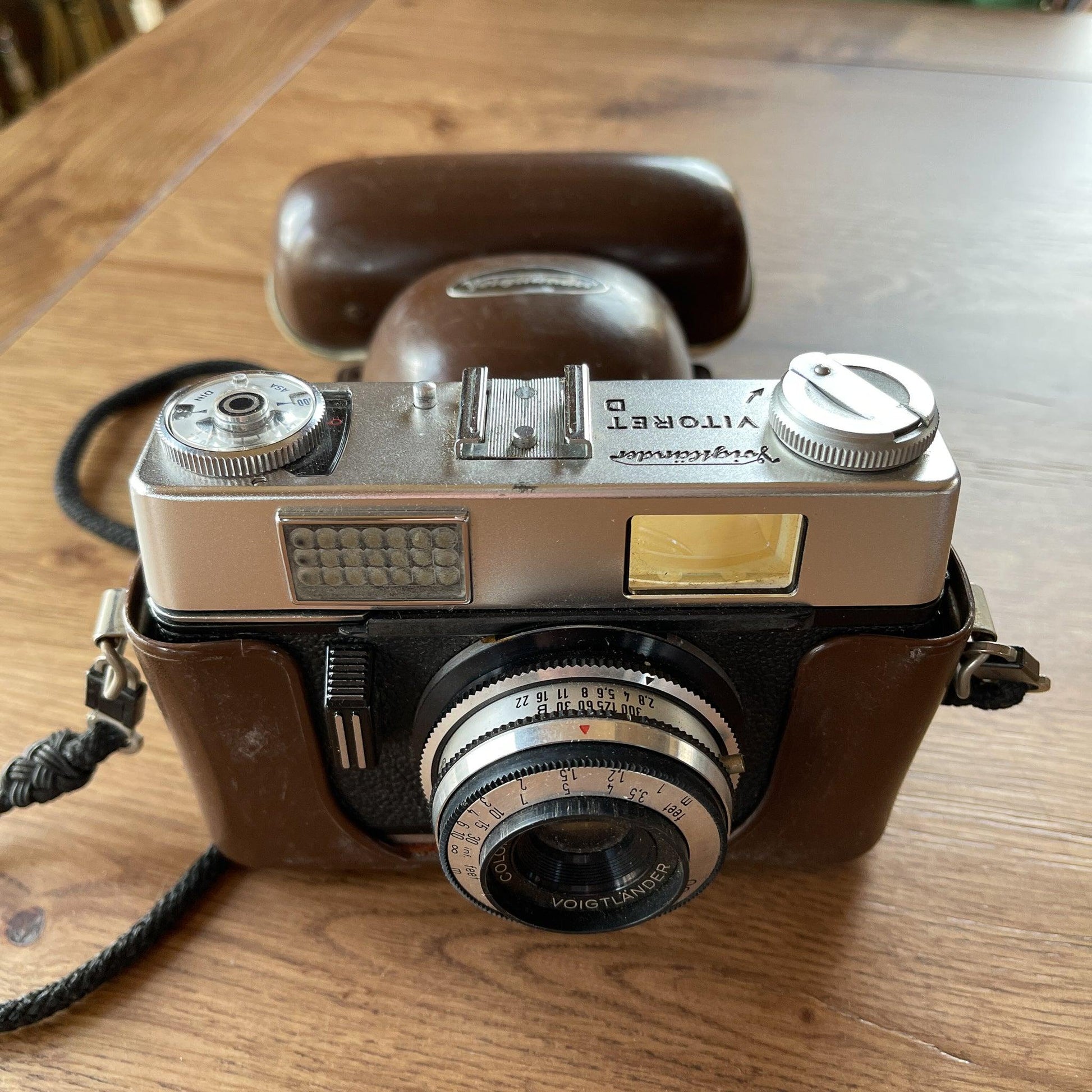 Voigtlander Vitoret D - Bamestra Curiosa