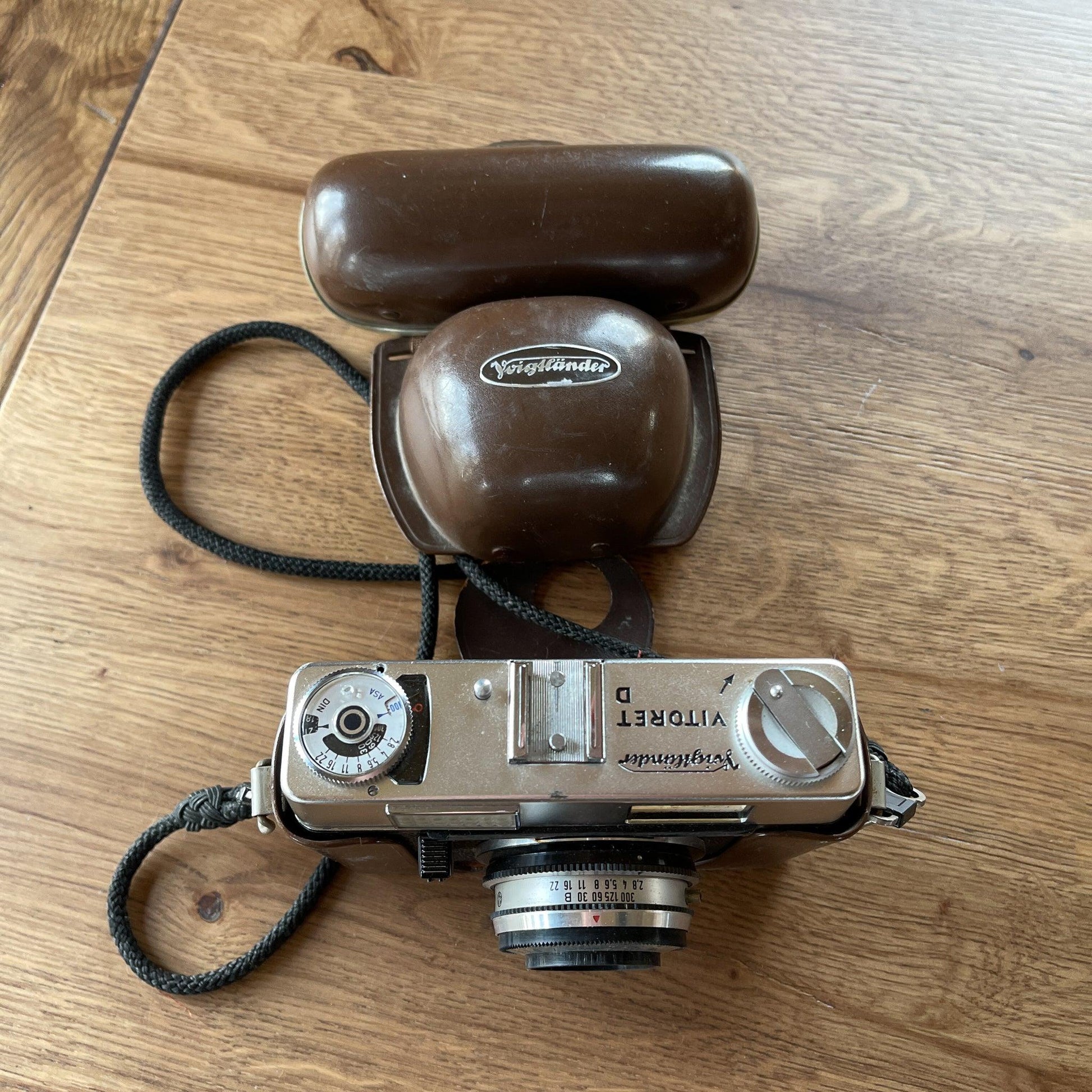 Voigtlander Vitoret D - Bamestra Curiosa