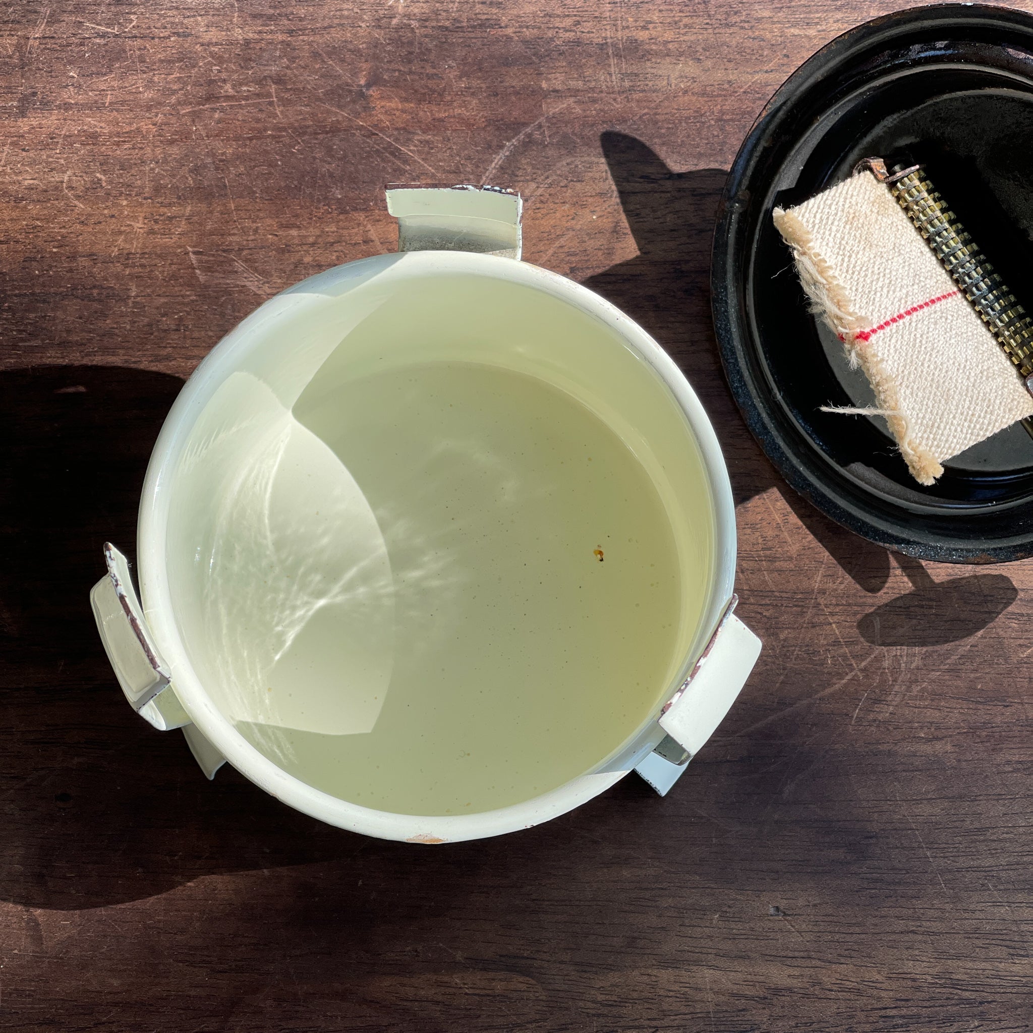 Vrolijk Petroleumstelletje 1 Pits In Creme Wit - The Collectionist