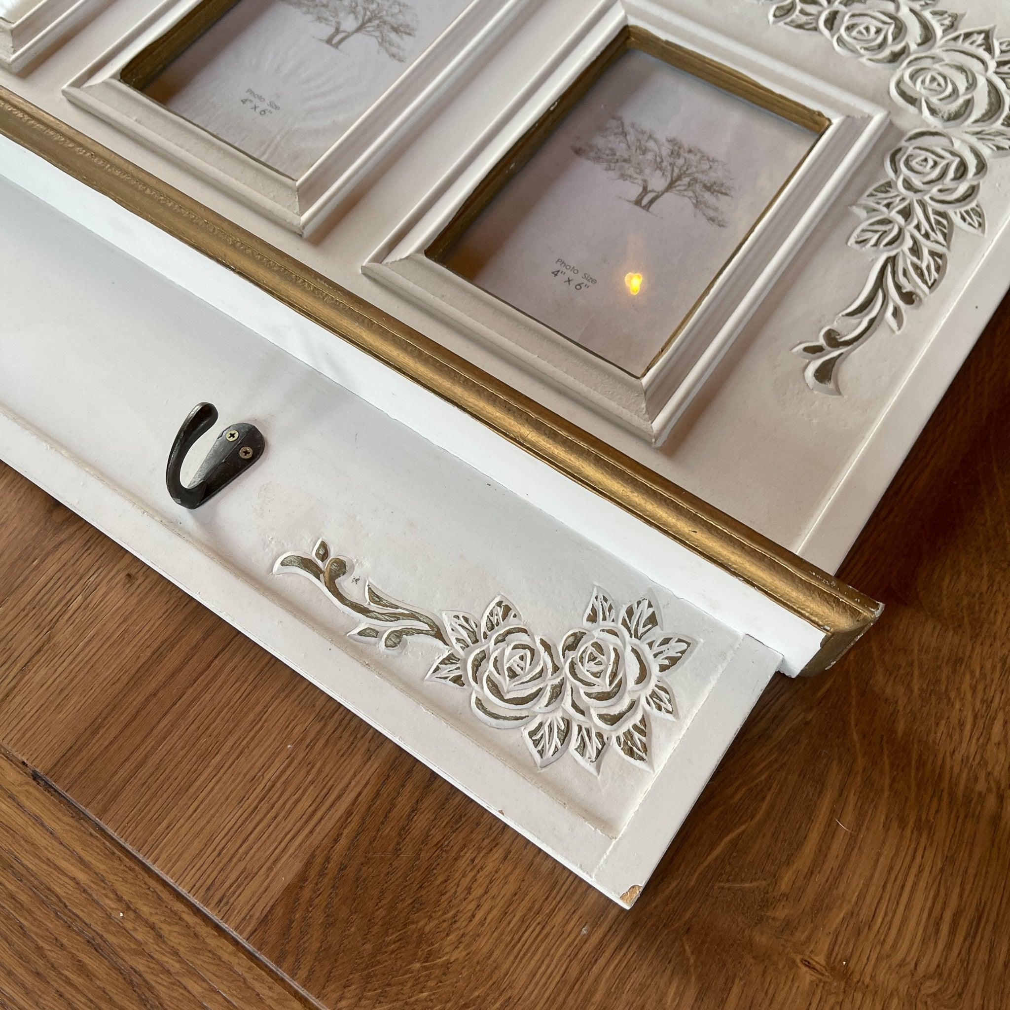 Wandbord met haakjes en wissellijstjes - The Collectionist