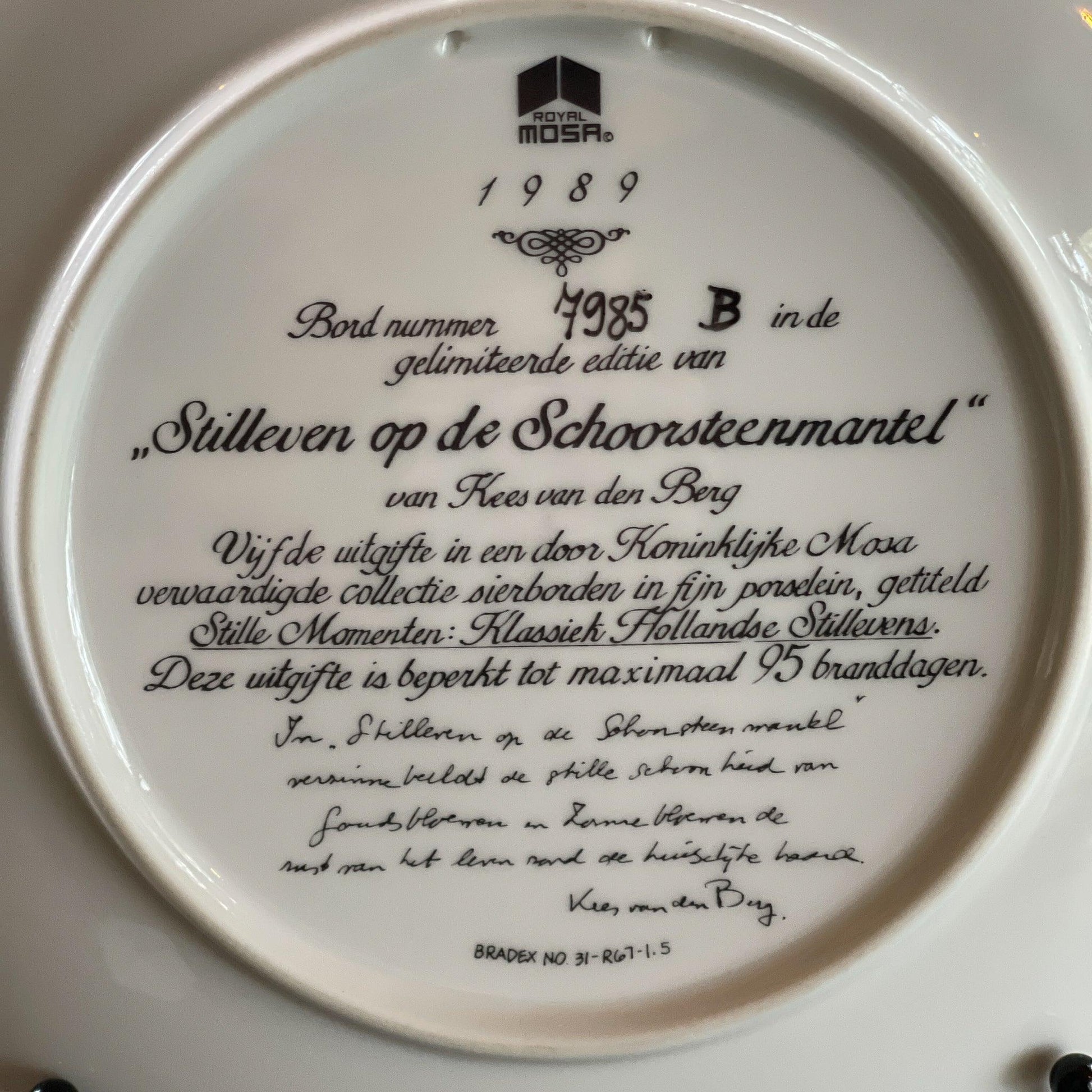 Wandbord "Stilleven op de schoorsteenmantel" Kees van den Berg - Bamestra Curiosa