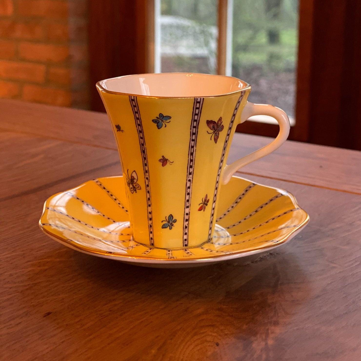 Wedgwood Yellow Butterfly kopje met schoteltje – Bone China - The Collectionist