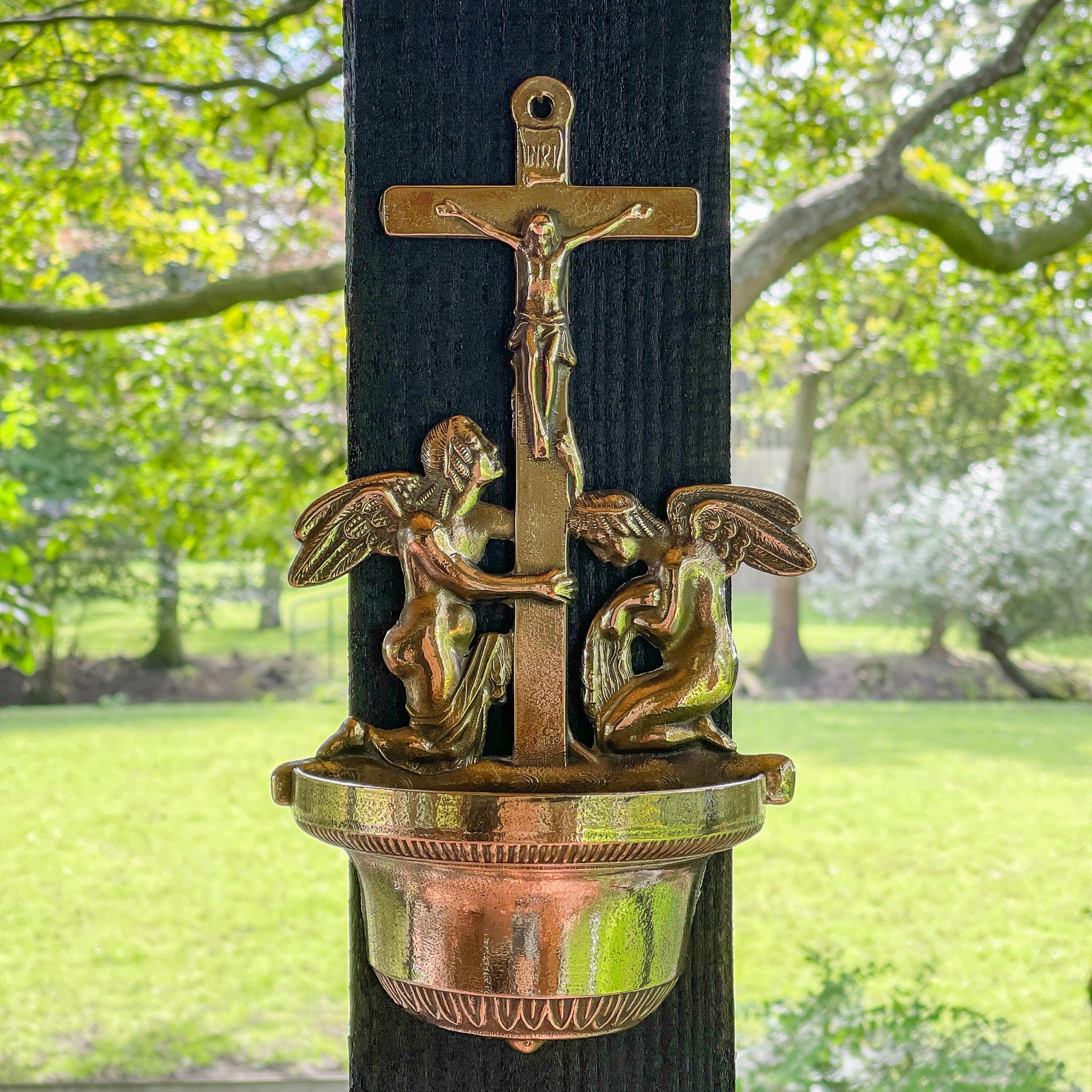 Wijwaterbak met engelen van koper - The Collectionist