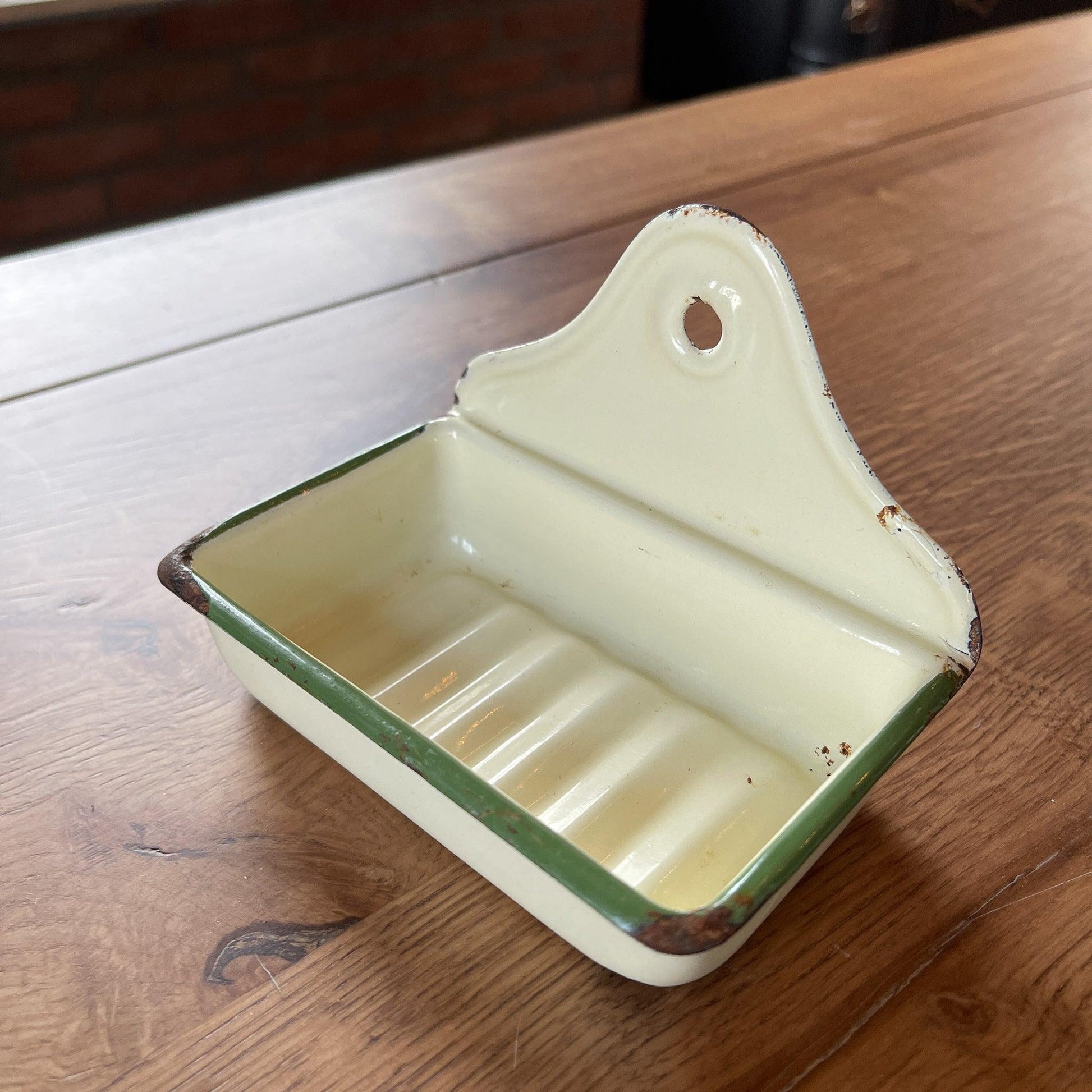 Wit groen geëmailleerd zeep bakje - Bamestra Curiosa