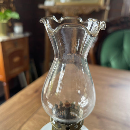 Wit porseleinen olielamp - Bamestra Curiosa