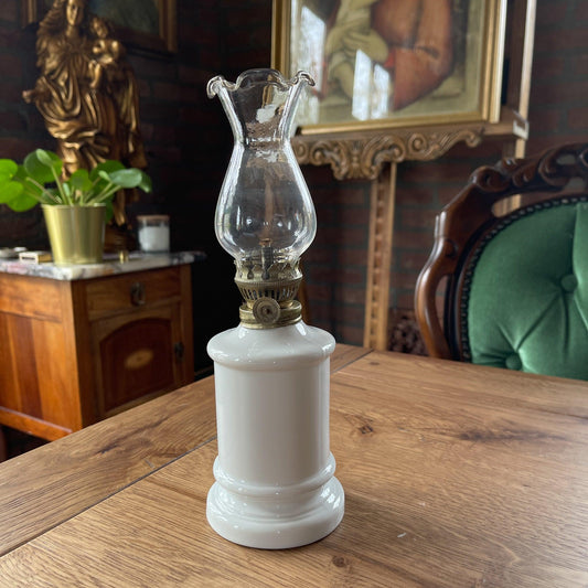 Wit porseleinen olielamp - Bamestra Curiosa