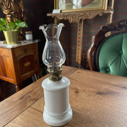 Wit porseleinen olielamp - Bamestra Curiosa