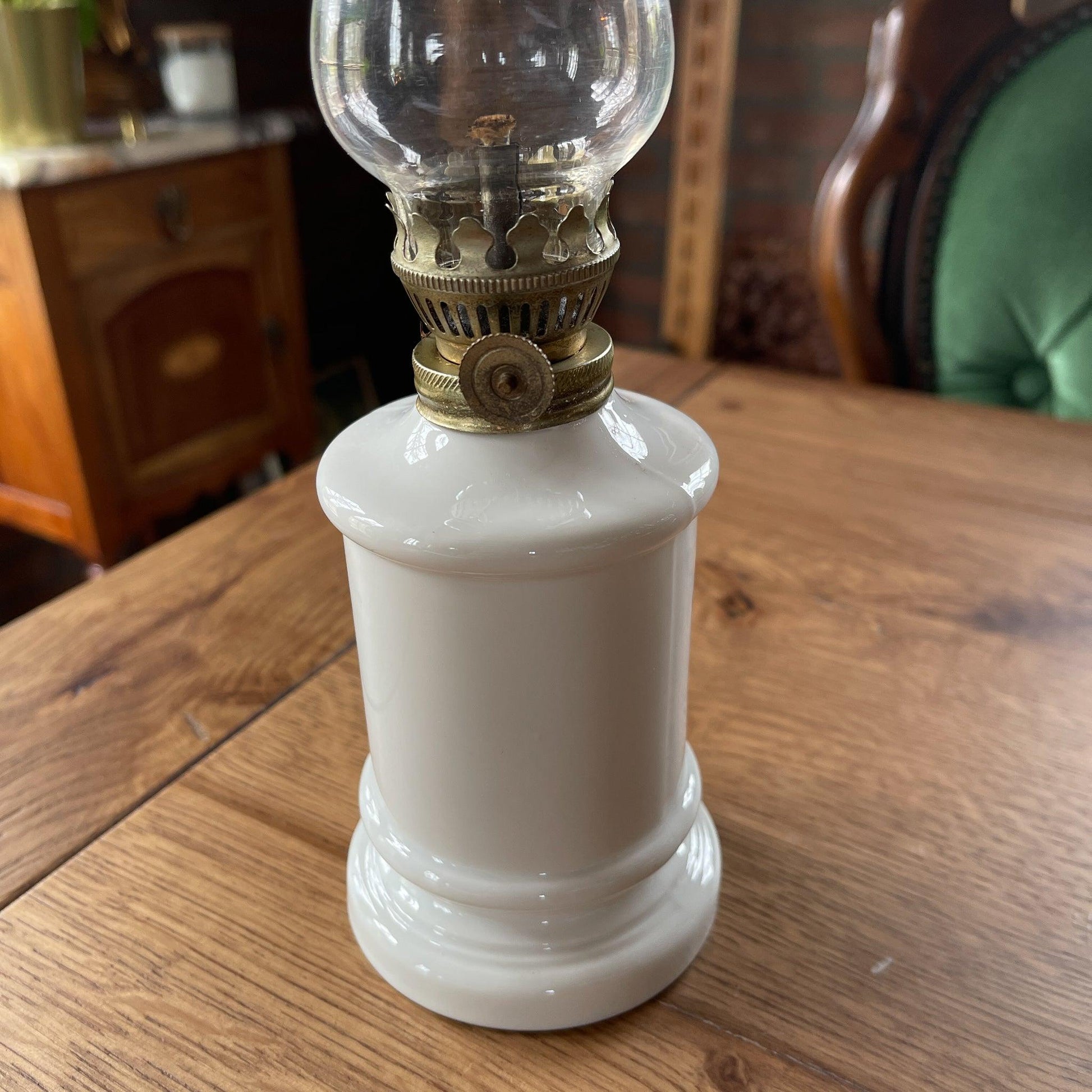 Wit porseleinen olielamp - Bamestra Curiosa