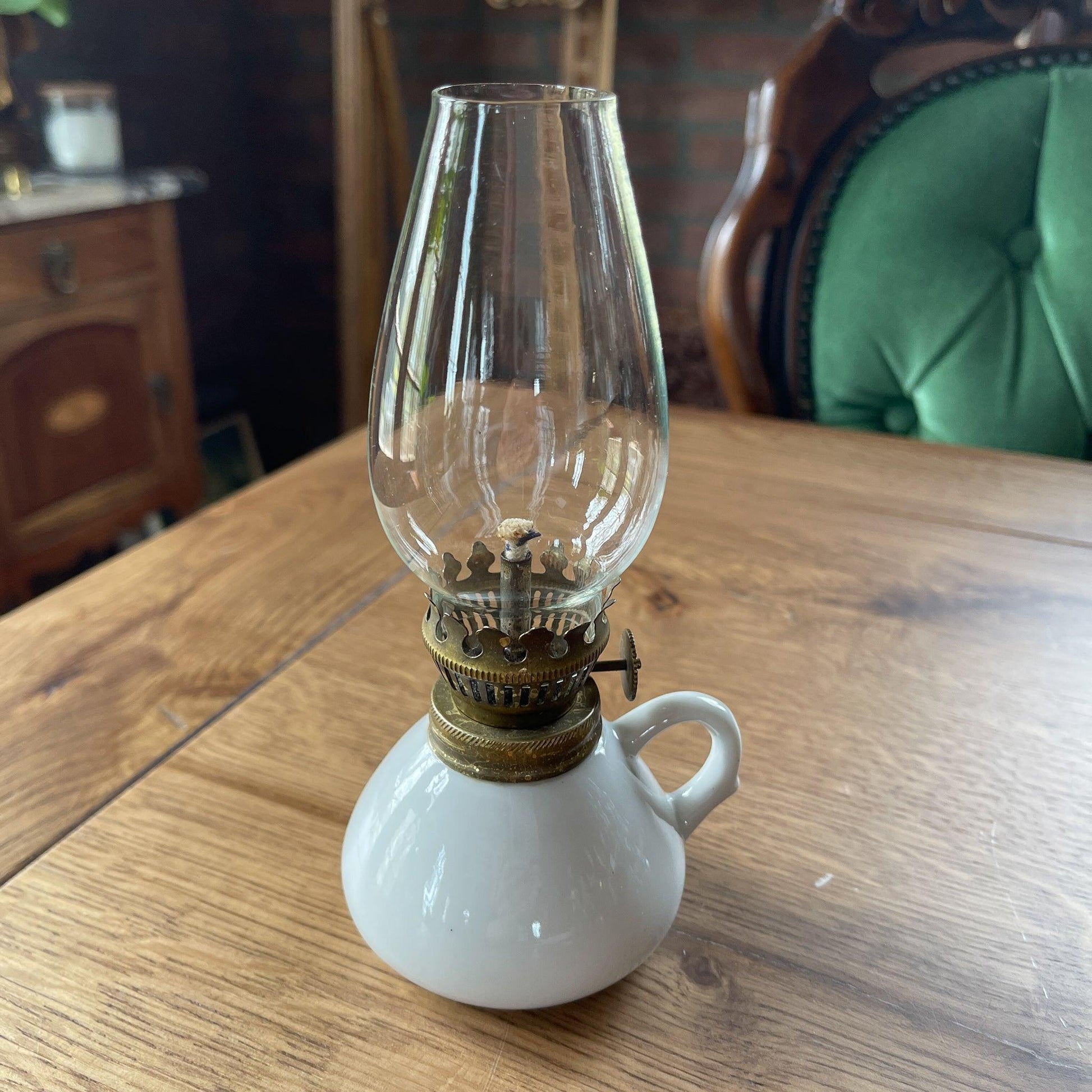 Wit proseleinen olielampje - Bamestra Curiosa