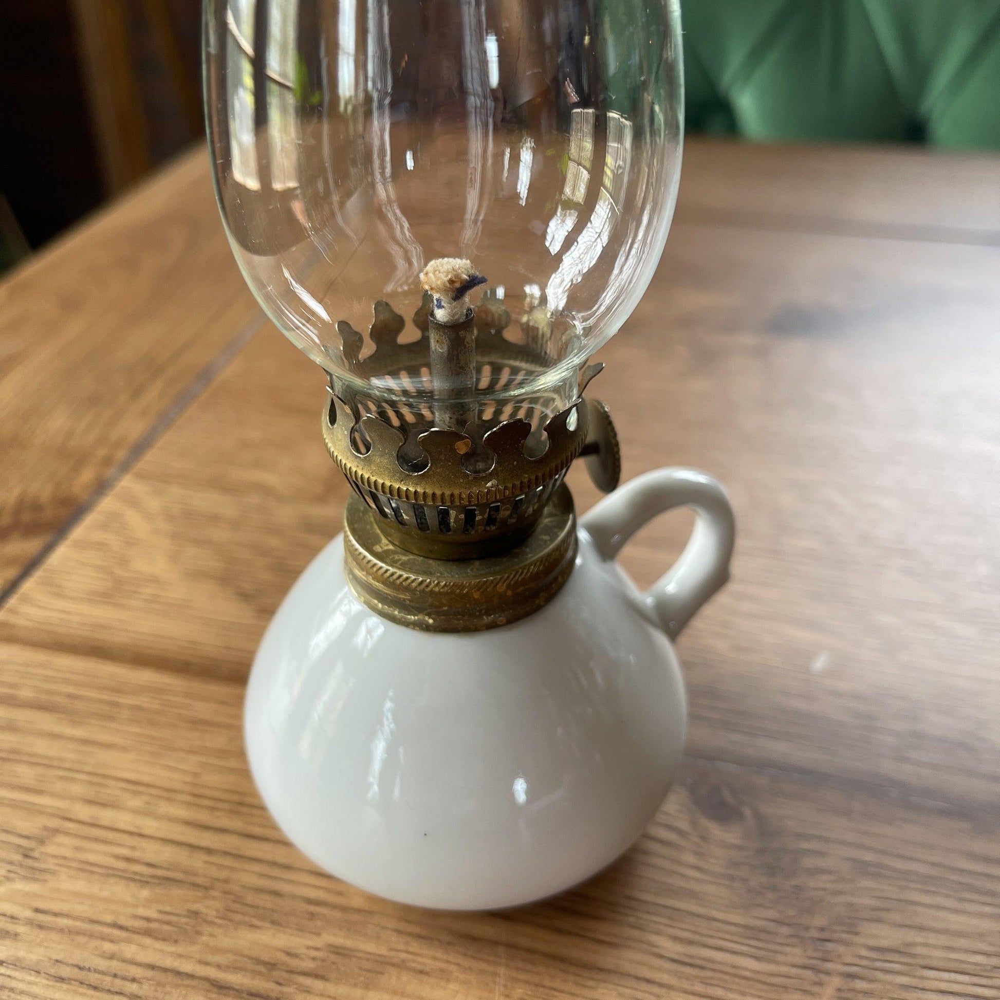 Wit proseleinen olielampje - Bamestra Curiosa