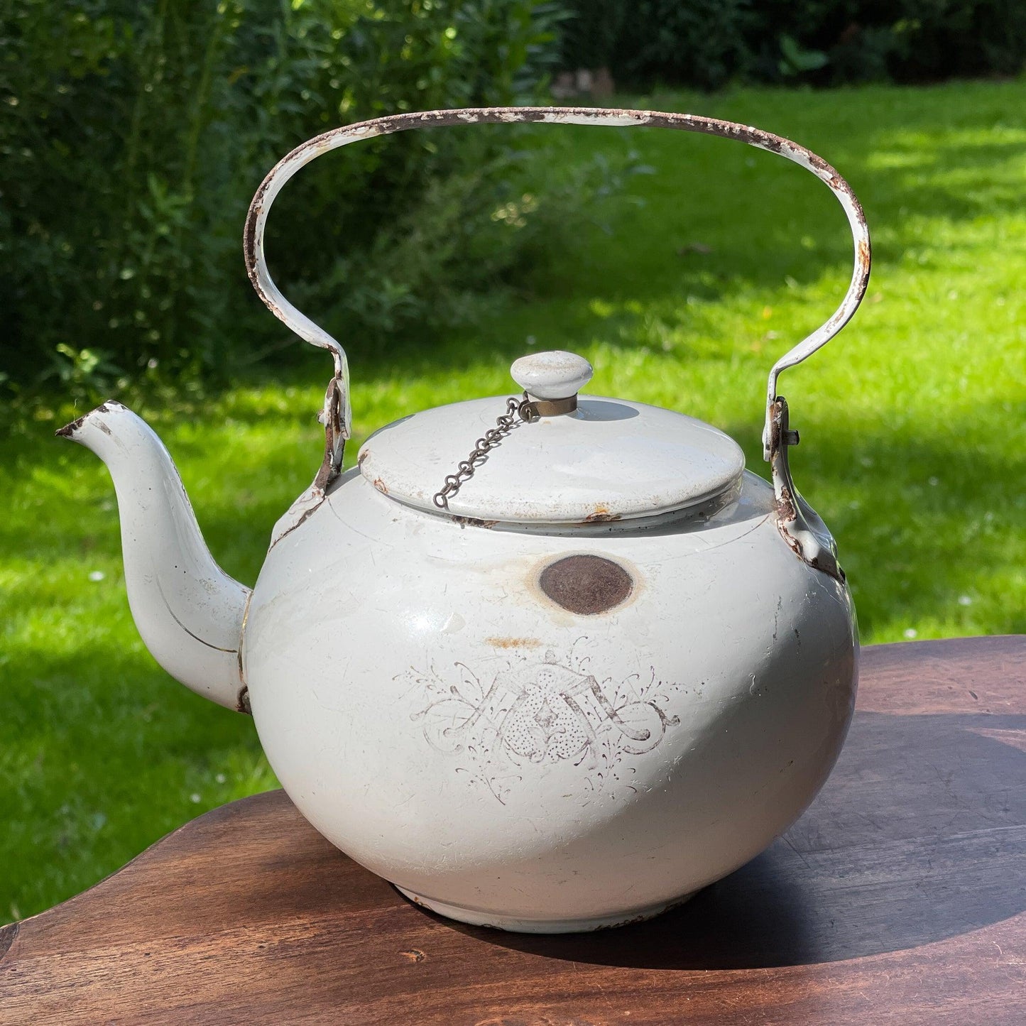 Witte emaille chocolade ketel - Bamestra Curiosa