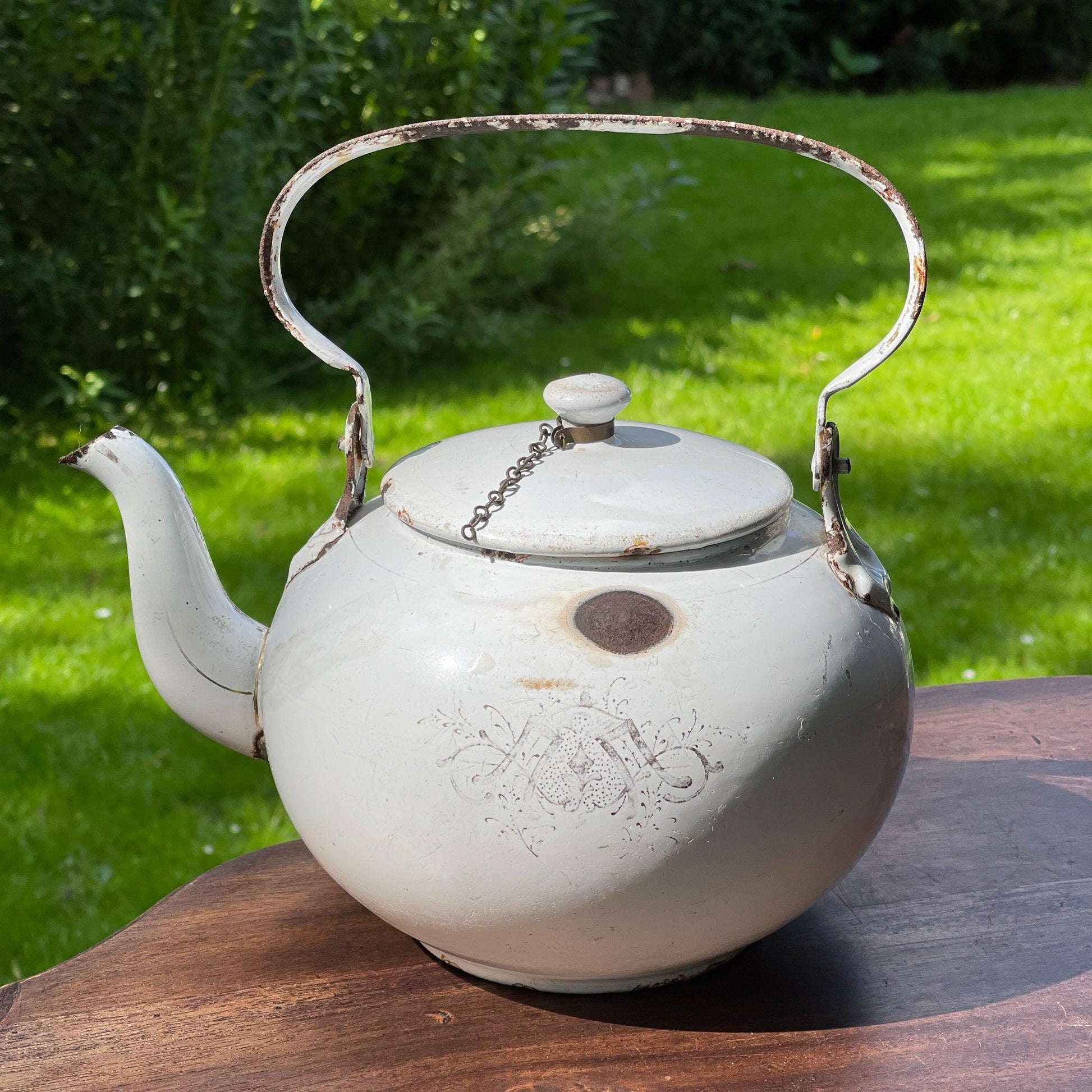 Witte emaille chocolade ketel - Bamestra Curiosa