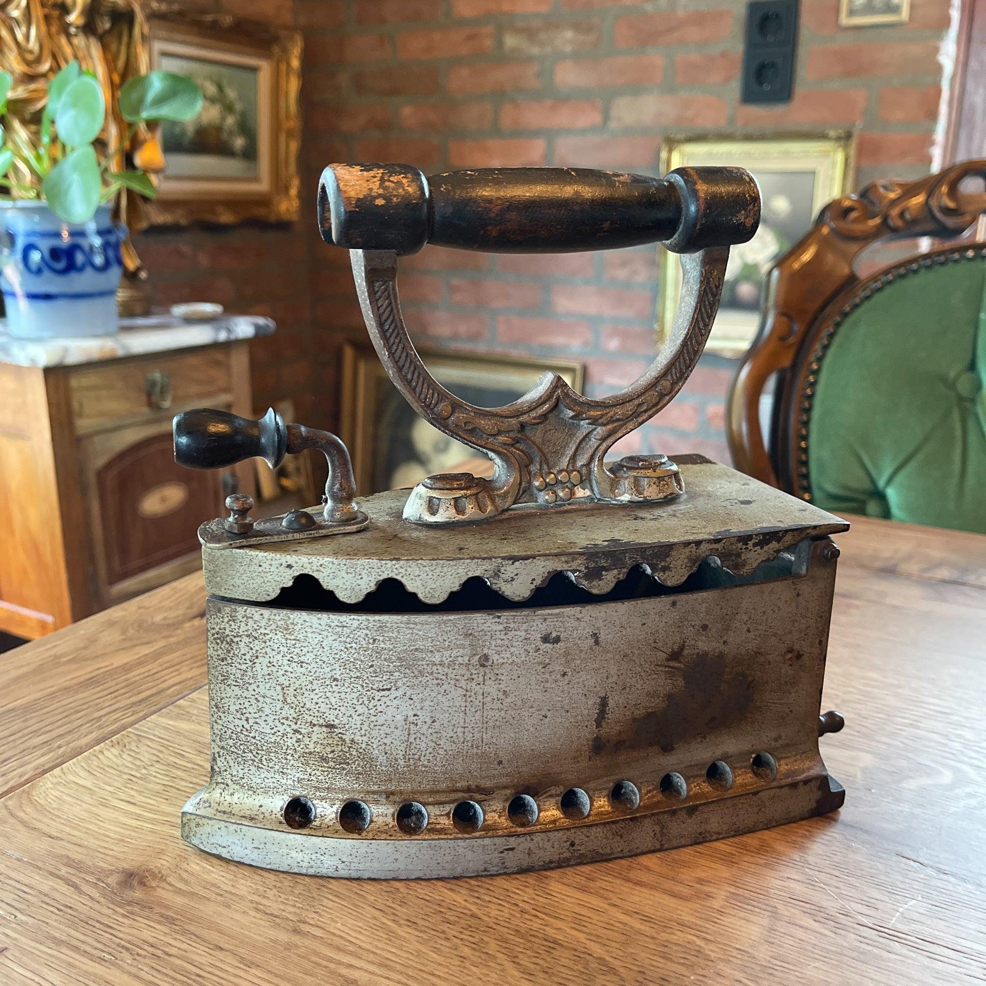 Zeer mooie antieke strijkijzer - Bamestra Curiosa