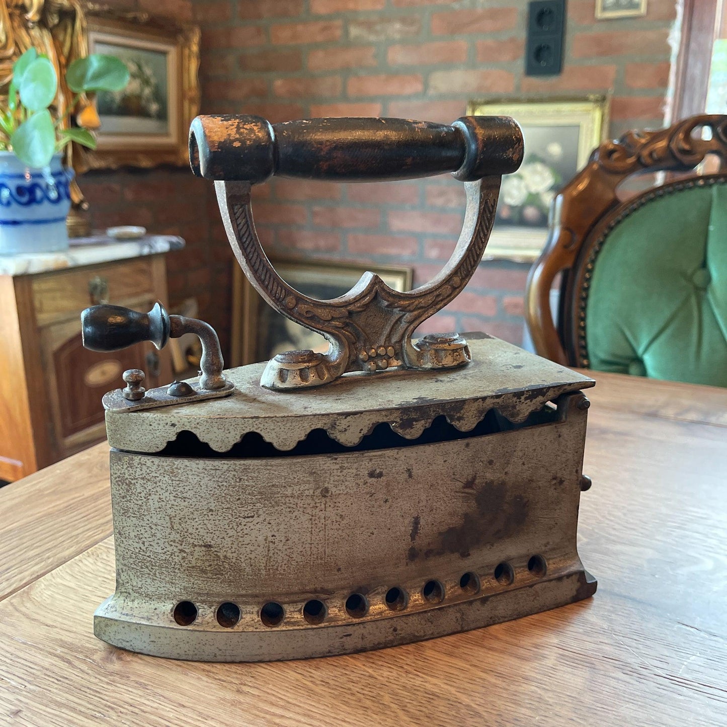 Zeer mooie antieke strijkijzer - Bamestra Curiosa