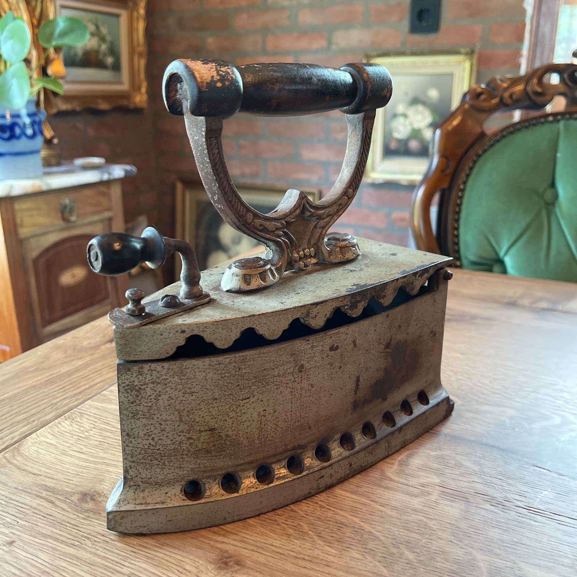 Zeer mooie antieke strijkijzer - Bamestra Curiosa