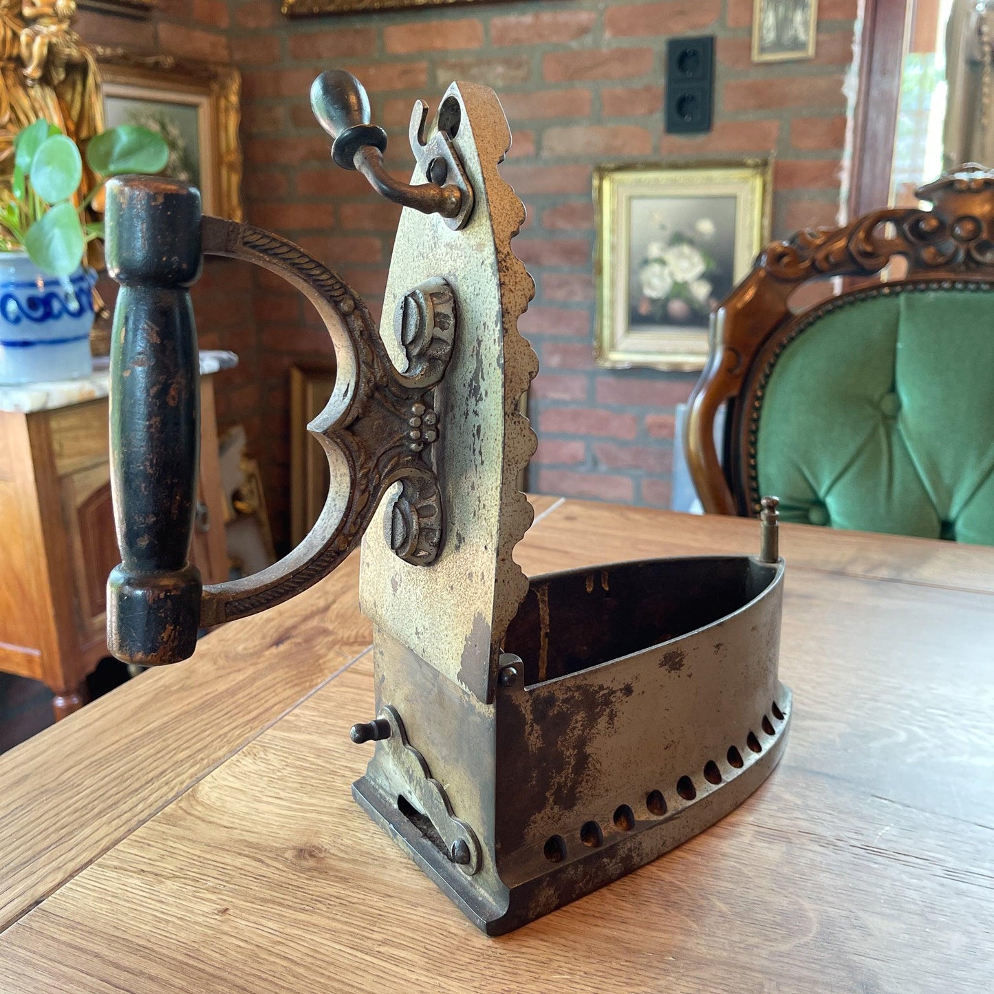 Zeer mooie antieke strijkijzer - Bamestra Curiosa