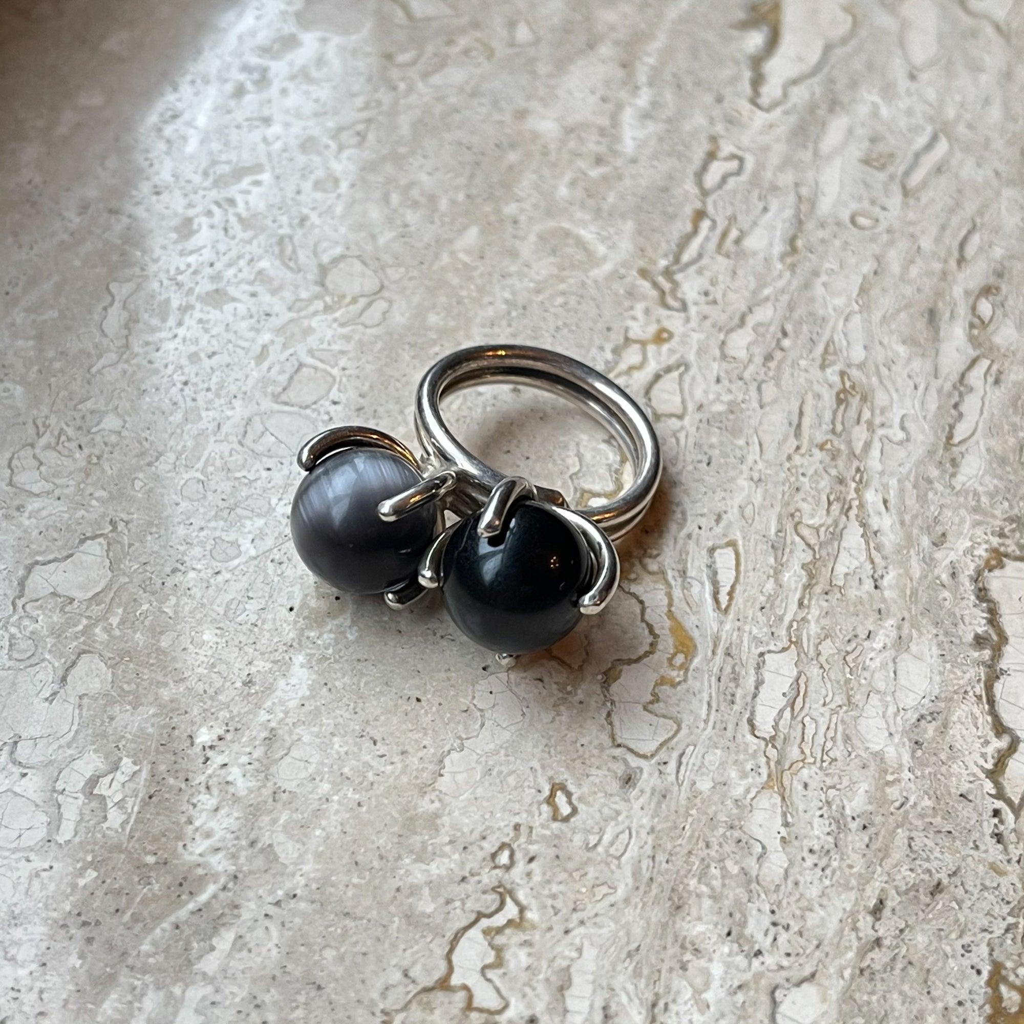 Zilveren ring met Glazen bolletjes van Wim Lammers - The Collectionist