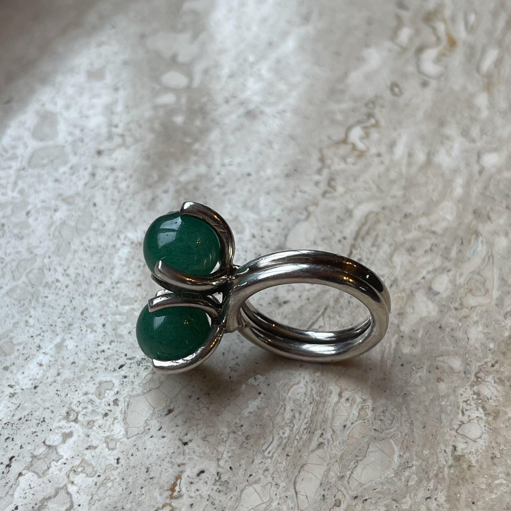 Zilveren ring met groen glas van Wim Lammers - The Collectionist