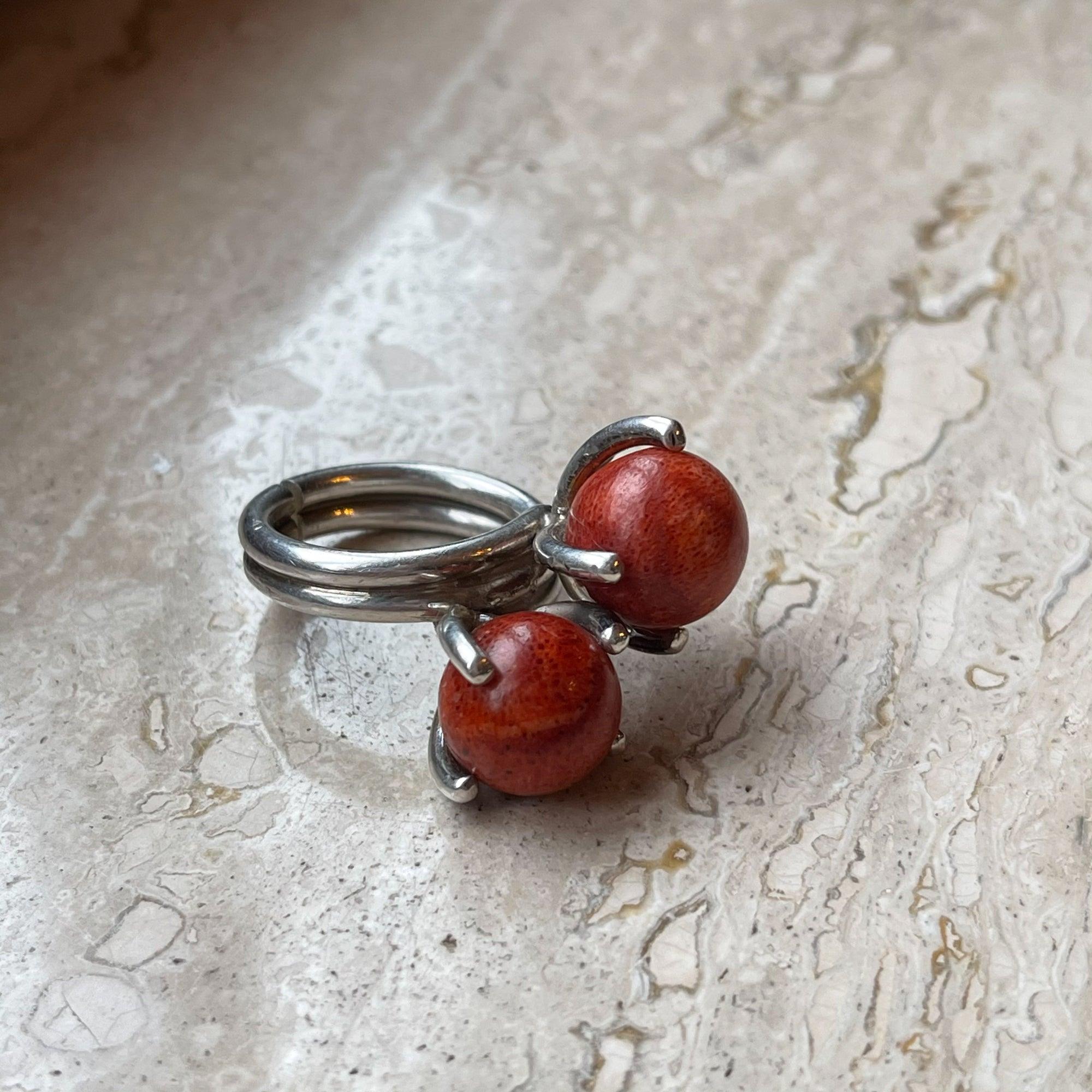 Zilveren ring met koraal van Wim Lammers - The Collectionist