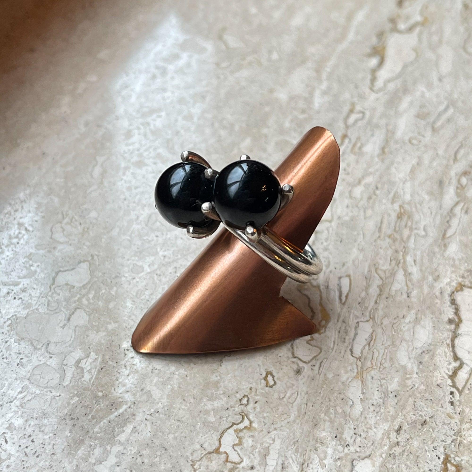 Zilveren ring met onyx van Wim Lammers - The Collectionist