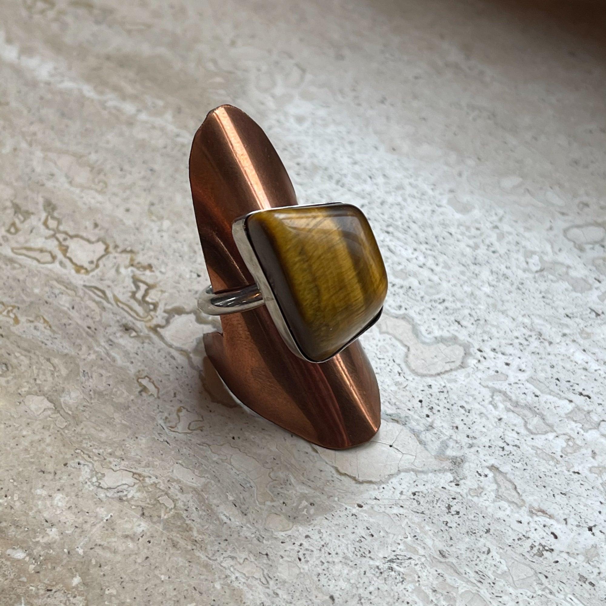 Zilveren ring met tijgeroog van Wim Lammers - The Collectionist