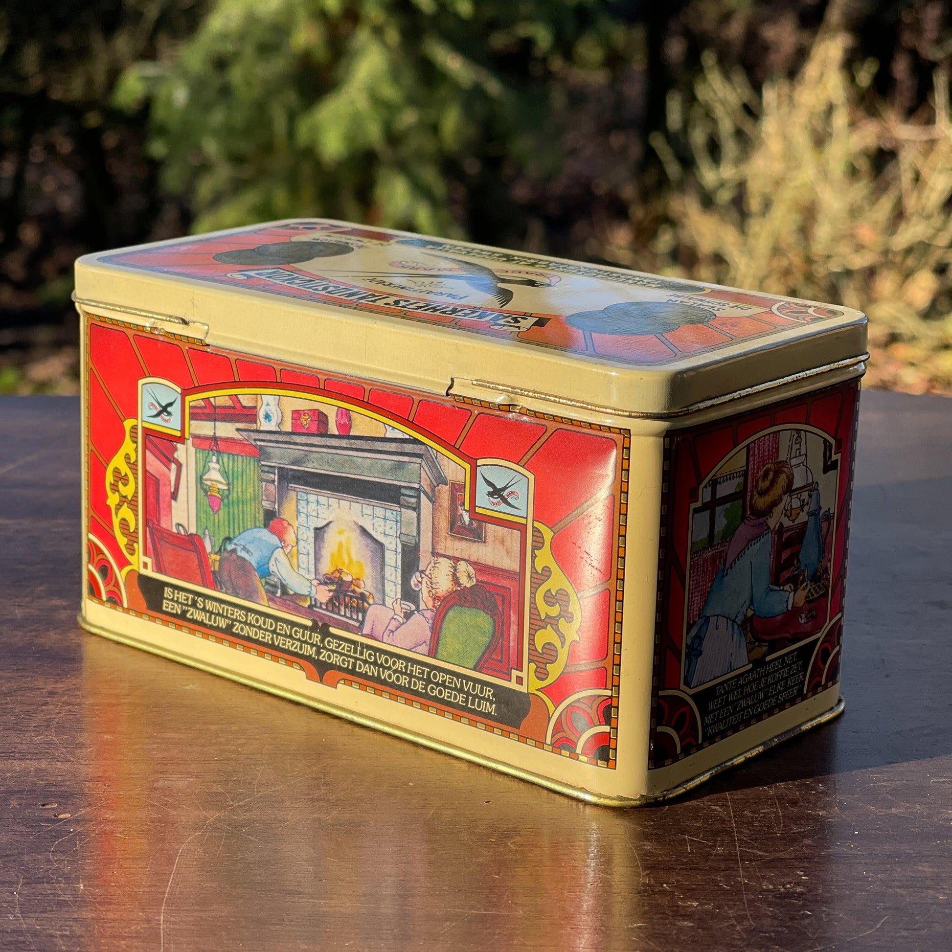 Zwaluw lucifers bewaarblik - Bamestra Curiosa