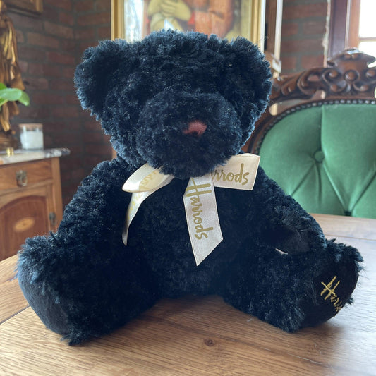 Zwarte beer van Harrods - Bamestra Curiosa