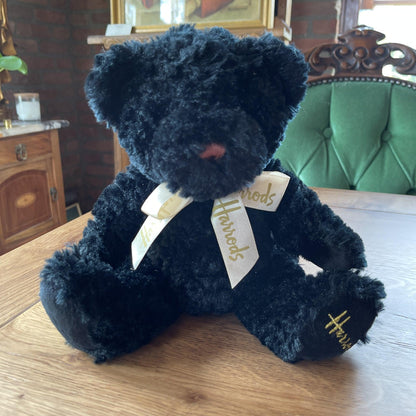 Zwarte beer van Harrods - Bamestra Curiosa